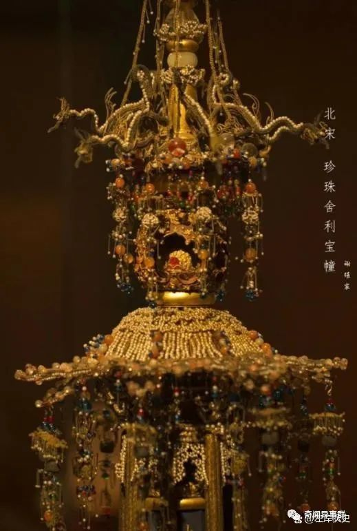 1978年，江苏3名小学生玩耍，意外进入一暗洞，发现价值50亿国宝