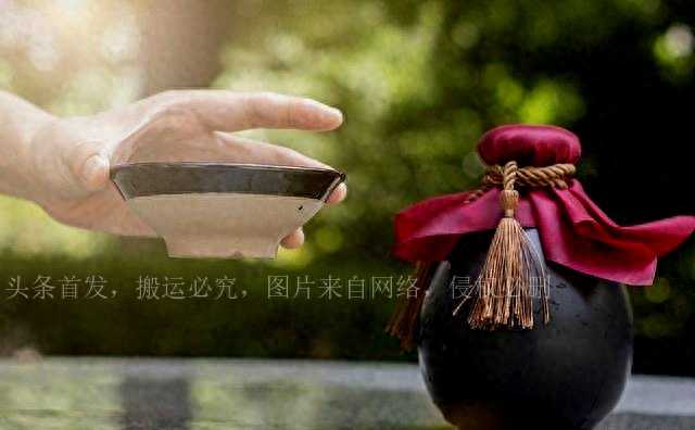 奇闻：喝醉酒互相走错房间睡错妻，合租好友反目成仇