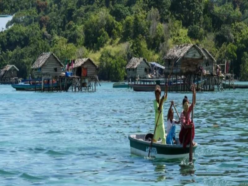 洞口在37米深的海底，洞内竟有2万年前的壁画