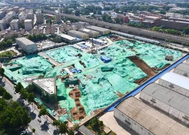 山东济南工地发现怀疑是晚清名臣丁宝桢的墓地 现场出土两个头骨