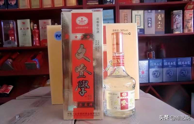 奇闻！一家人到山顶看雾凇，意外发现一处藏酒，竟挖出6瓶老茅台